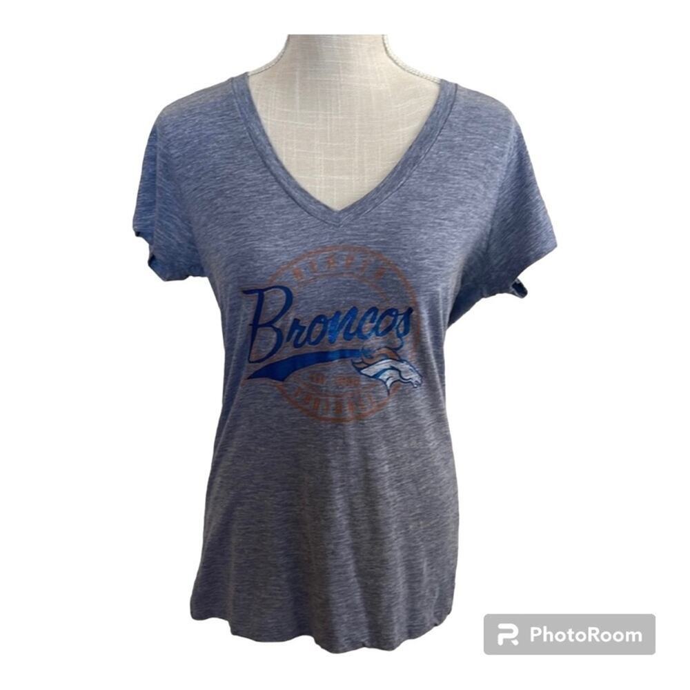 Women’s Denver Bronco T-Shirt. Size Large